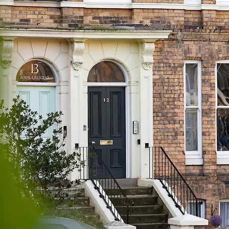 Crescent View & Quiet Sleeps 4 * Scarborough