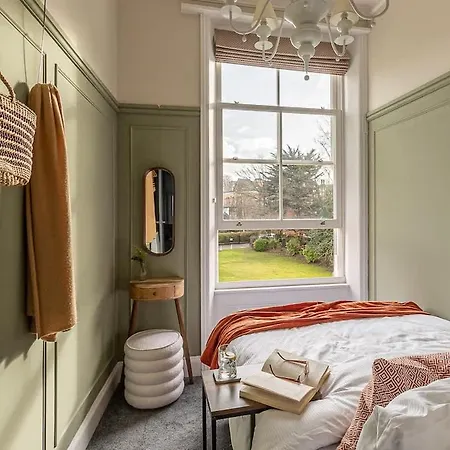 Apartment Crescent View