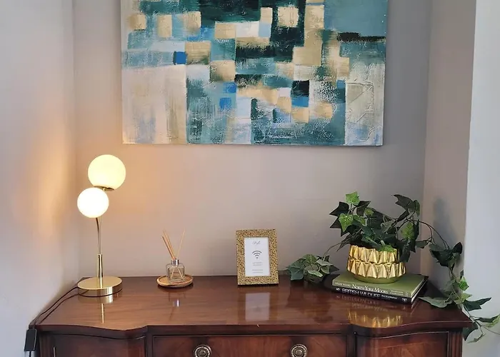 Crescent View Central & Quiet Sleeps 4 Apartamento