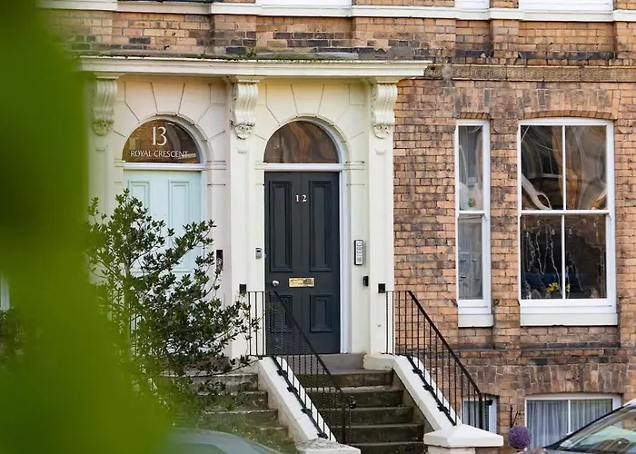 Crescent View Central & Quiet Sleeps 4 * Scarborough